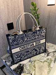 Bagsaaa Medium Dior Book Tote Blue and Ecru Toile de Jouy Reverse Embroidery with Blue Calfskin - 36.5 x 28 x 16.5 cm - 4