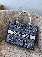 Bagsaaa Medium Dior Book Tote Blue and Ecru Toile de Jouy Reverse Embroidery with Blue Calfskin - 36.5 x 28 x 16.5 cm - 2