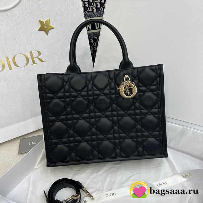 Bagsaaa Medium Dior Book Tote Black Macrocannage Calfskin - 36.5 x 28 x 16.5 cm - 1