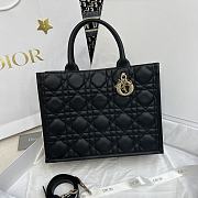 Bagsaaa Medium Dior Book Tote Black Macrocannage Calfskin - 36.5 x 28 x 16.5 cm - 1