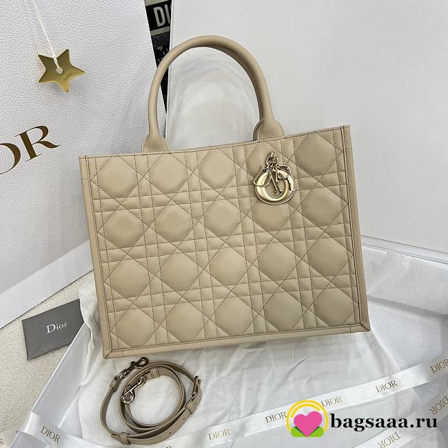 Bagsaaa Medium Dior Book Tote Beige Macrocannage Calfskin - 36.5 x 28 x 16.5 cm - 1