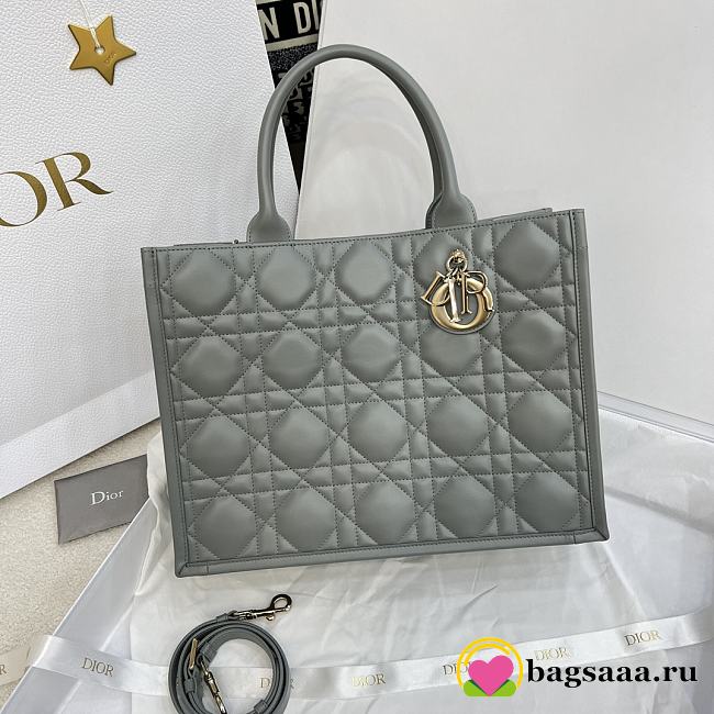 Bagsaaa Medium Dior Book Tote Gray Macrocannage Calfskin - 36.5 x 28 x 16.5 cm - 1