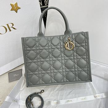 Bagsaaa Medium Dior Book Tote Gray Macrocannage Calfskin - 36.5 x 28 x 16.5 cm