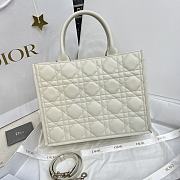 Bagsaaa Medium Dior Book Tote White Macrocannage Calfskin - 36.5 x 28 x 16.5 cm - 4