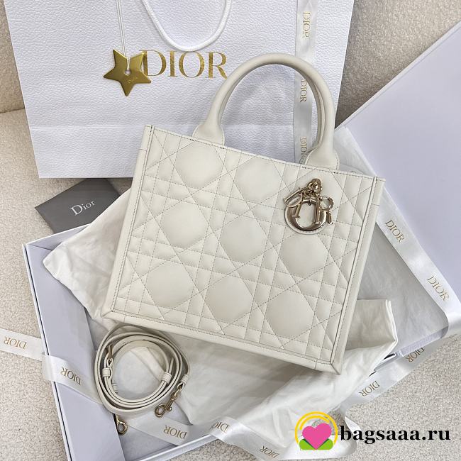 Bagsaaa Small Dior Book Tote White Macrocannage Calfskin - 26.5 x 22 x 14 cm - 1