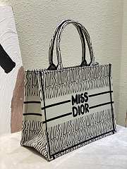 Bagsaaa Medium Dior Book Tote White & Pale Green Miss Dior Allover Embroidery - 36 x 27.5 x 16.5 cm - 4