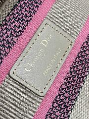 Bagsaaa Dior Medium Dioriviera Lady D-Lite Bag Raffia with Candy Pink Toile de Jouy Sauvage Embroidery - 24 x 21 x 12 cm - 4