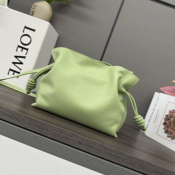 Bagsaaa Loewe Mini Flamenco clutch in nappa calfskin light green - 23.9X18X9 cm