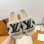 Bagsaaa Louis Vuitton Paseo Shearling Slippers Beige - 1