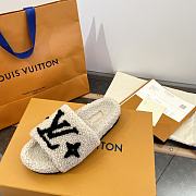 Bagsaaa Louis Vuitton Paseo Shearling Slippers Beige - 4