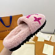 Bagsaaa Louis Vuitton Paseo Shearling Slippers Pink - 2