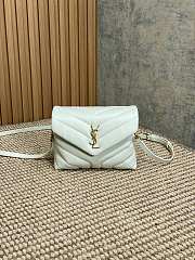 Bagsaaa YSL Toy Loulou In Quilted Leather 678401 White - 20 x 14 x 7.5 cm - 1