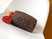 Bagsaaa Louis Vuitton M11765 Locker Dopp Kit Monogram Dust - 23 x 13 x 12 cm - 1