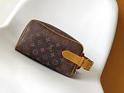 Bagsaaa Louis Vuitton M11765 Locker Dopp Kit Monogram Dust - 23 x 13 x 12 cm - 3