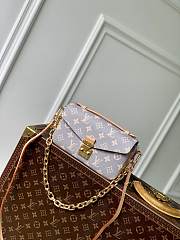 Bagsaaa Louis Vuitton M12429 Pochette Métis East West Gray - 21.5 x 13.5 x 6 cm - 1