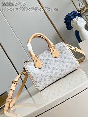 Bagsaaa Louis Vuitton M12747 Speedy Bandoulière 20 Cream - 20.5 x 13.5 x 12 cm - 1