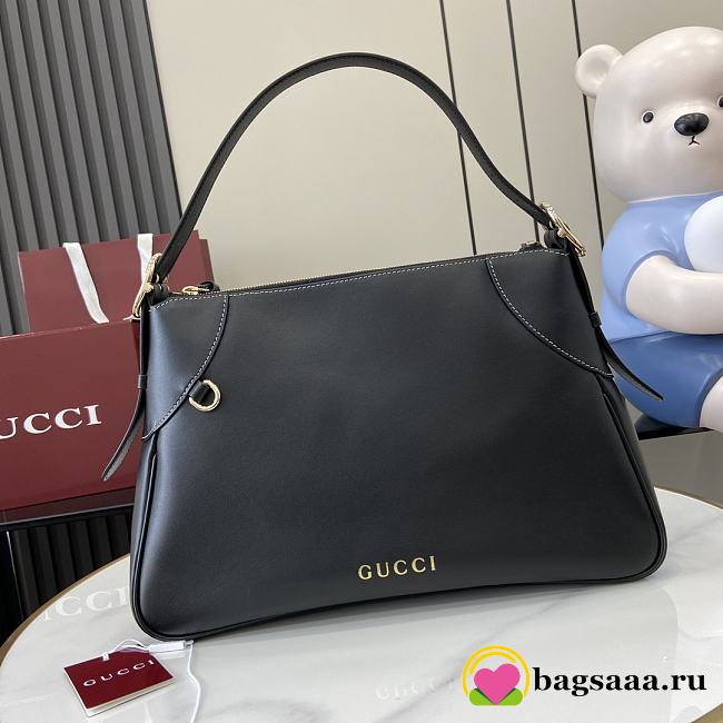 Bagsaaa Gucci GG Emblem medium shoulder bag 815217 black - 37 x 23 x 8cm - 1