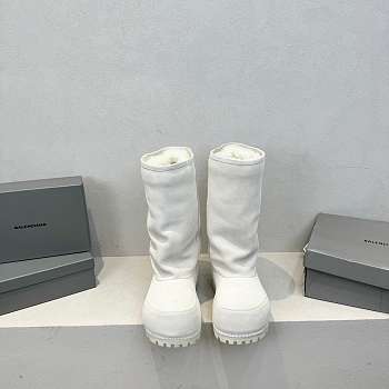 Bagsaaa Balenciaga Alaska Fur High Boot in white