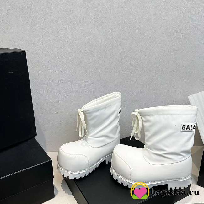 Bagsaaa Balenciaga Alaska Low Boot in white nylon - 1