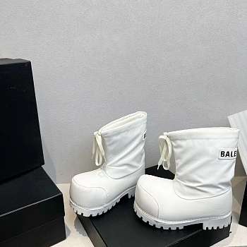 Bagsaaa Balenciaga Alaska Low Boot in white nylon