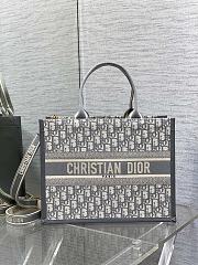 Bagsaaa Medium Dior Book Tote Gray Dior Oblique Embroidery and Calfskin - 36.5 x 28 x 16.5 cm - 1