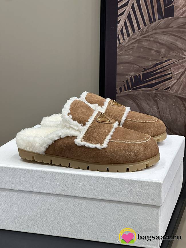 Bagsaaa Prada Suede and shearling slippers brown - 1