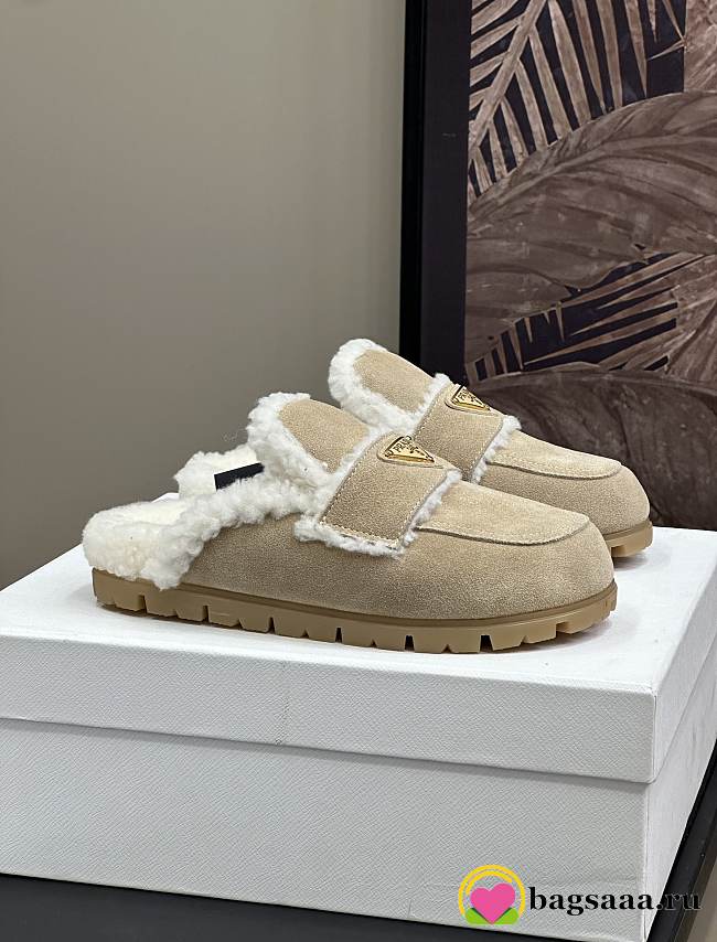 Bagsaaa Prada Suede and shearling slippers beige - 1