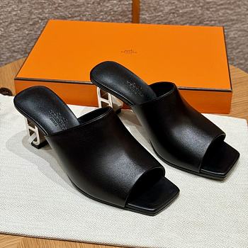 Bagsaaa Hermes Iconique 60 sandal black