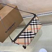 Bagsaaa Burberry Check Mini Bag Sand - 20 x 10 x 9cm - 4