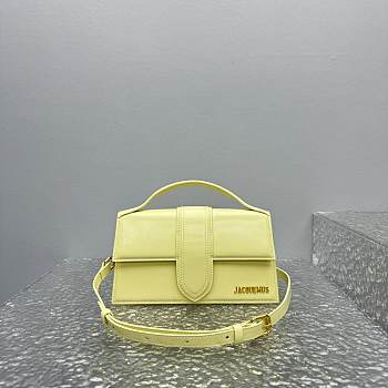 Bagsaaa Jacquemus The Bambino Small flap bag light yellow - 18x9cm