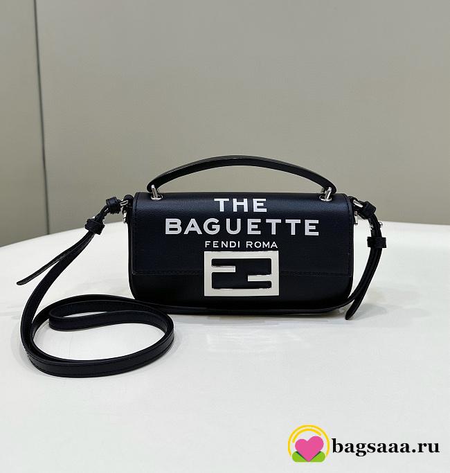 Bagsaaa Fendi x Marc Jacobs Baguette Phone Pouch Handbag Black&White - 10 x 18 x 3 cm - 1