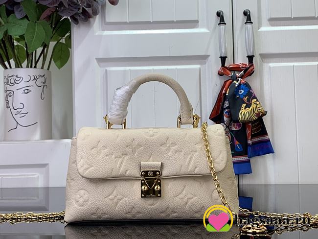 Bagsaaa Louis Vuitton M12145 Nano Madeleine Cream - 12.5 x 6 x 21 cm - 1