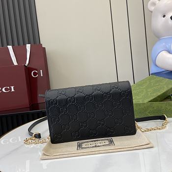 Bagsaaa Gucci GG Emblem super mini shoulder bag 818705 black - 20 x 12.5 x 4 cm