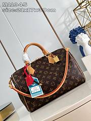 Bagsaaa Louis Vuitton M11945 Speedy Soft 30 Crafty Bag - 30 x 21 x 17 cm - 1