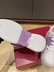 Bagsaaa Roger Vivier Viv' Skate Sneakers in leather & violet - 2