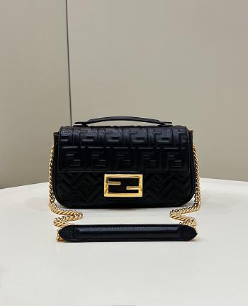 Bagsaaa Fendi Baguette Chain Midi Black nappa leather bag - 24x7x14.5 cm