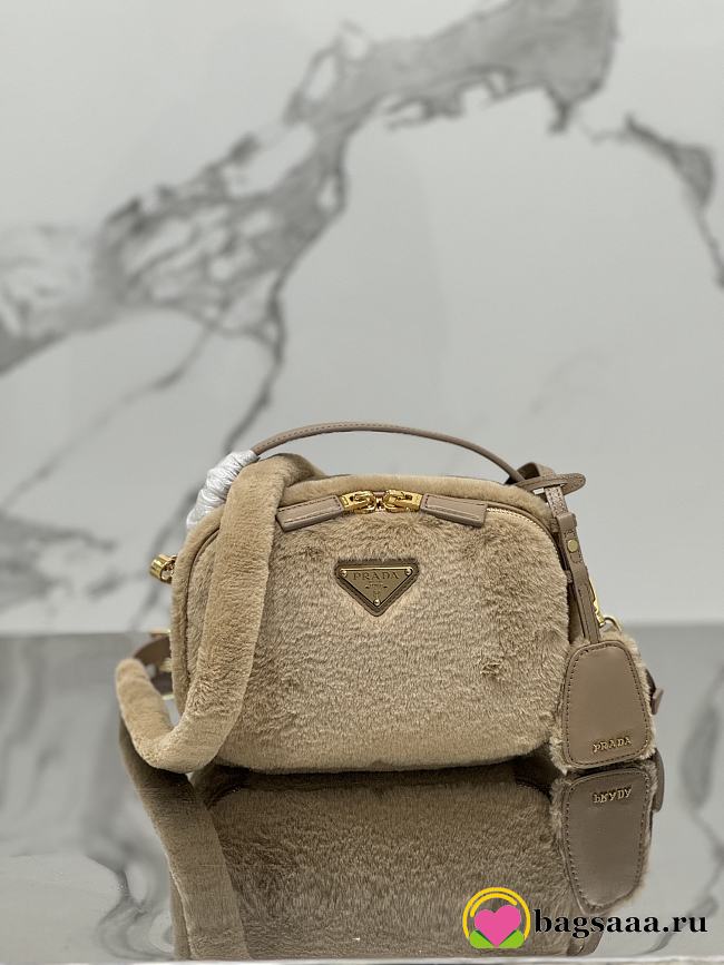 Bagsaaa Prada Odette Shearling Mini Bag 1BH208 - 19.5x13x6cm - 1