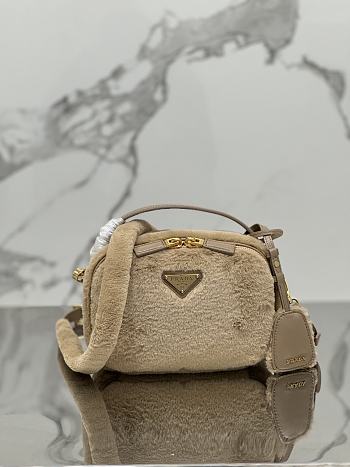 Bagsaaa Prada Odette Shearling Mini Bag 1BH208 - 19.5x13x6cm