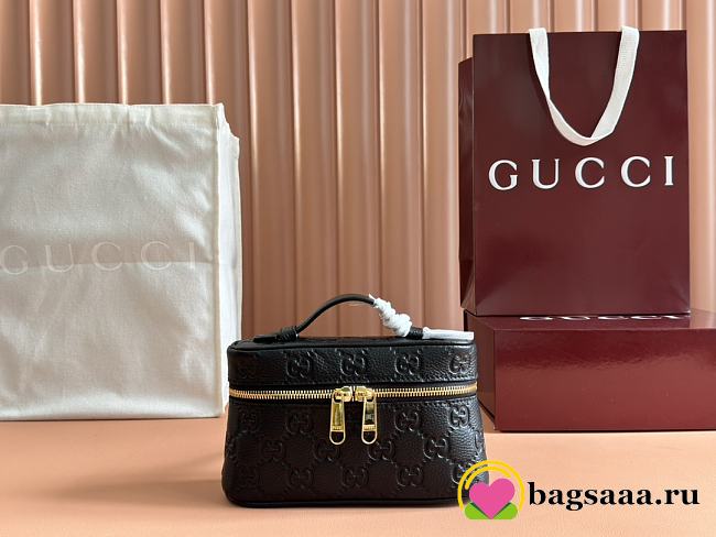 Bagsaaa Gucci GG Emblem super mini bag black 815949 - 20x12x5 cm - 1