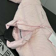 Bagsaaa Alexander Wang cropped puffer coat with reflective logo light pink - 4