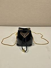 Bagsaaa Prada Patent leather mini-pouch black - 9.5cm - 1