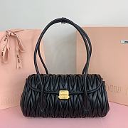 Bagsaaa Miumiu Matelassé nappa leather shoulder bag black - 28X15X11cm - 1