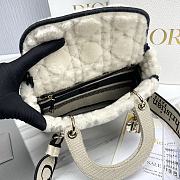 Bagsaaa Dior Medium Lady D-Lite Bag Ecru Cannage Lambskin Shearling - 24 x 21 x 12 cm - 3