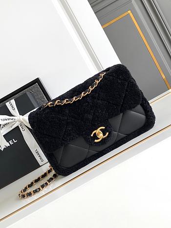 Bagsaaa Chanel Flap Bag Shearling Black AS5149 - 16 × 23.5 × 7.5 cm