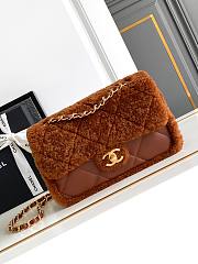 Bagsaaa Chanel Flap Bag Shearling Brown AS5149 - 16 × 23.5 × 7.5 cm - 1