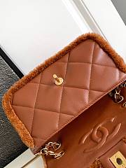 Bagsaaa Chanel Flap Bag Shearling Brown AS5149 - 16 × 23.5 × 7.5 cm - 2