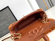 Bagsaaa Chanel Flap Bag Shearling Brown AS5149 - 16 × 23.5 × 7.5 cm - 3