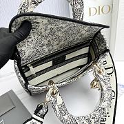 Bagsaaa Dior Medium Lady D-Lite Bag Latte Embroidery with Multicolor Dior Around the World Motif - 24 x 21 x 12 cm - 3