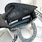 Bagsaaa Dior Medium Lady D-Lite Bag Latte Embroidery with Blue Dior Around the World Motif - 24 x 21 x 12 cm - 4