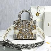 Bagsaaa Dior Medium Lady D-Lite Bag Latte Embroidery with Gold-Tone Dior Around the World Motif - 24 x 21 x 12 cm - 3